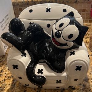 Vintage Felix the Cat cookie jar.